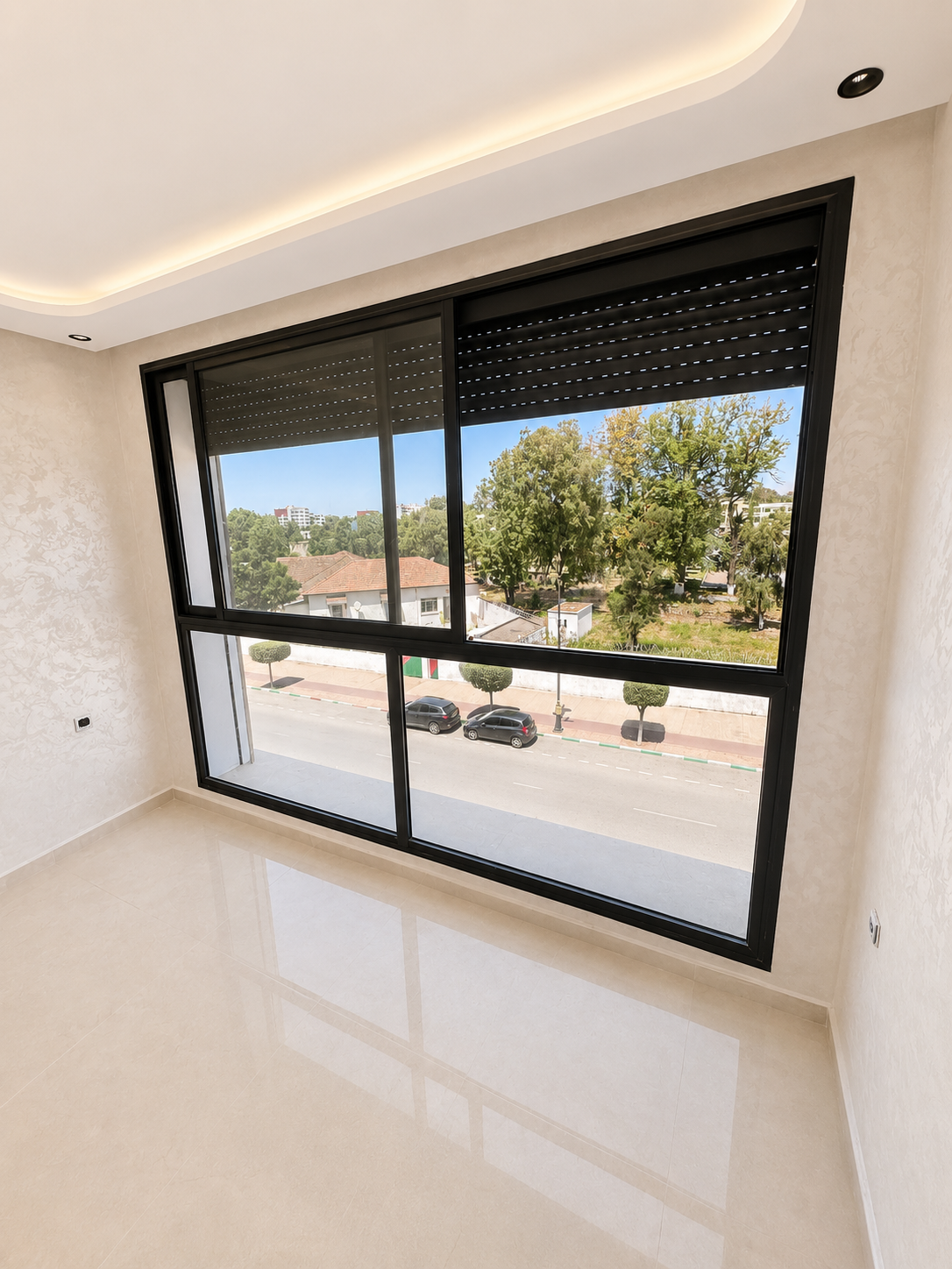 Terrace with open sky and street view — Elaf Sky View